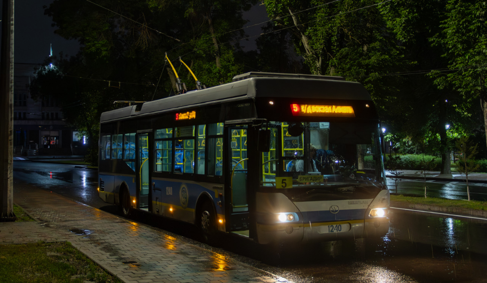 Троллейбус YoungMan JNP6120GDZ 